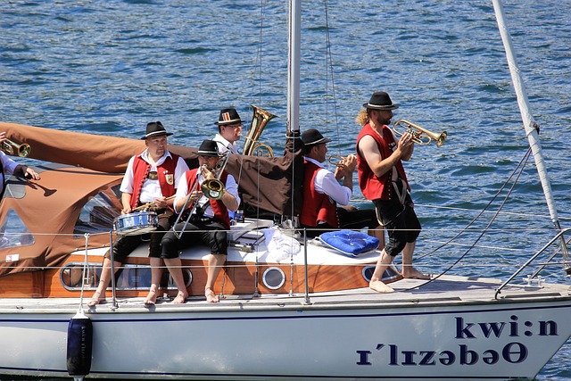 更凸显了他 更凸显了他